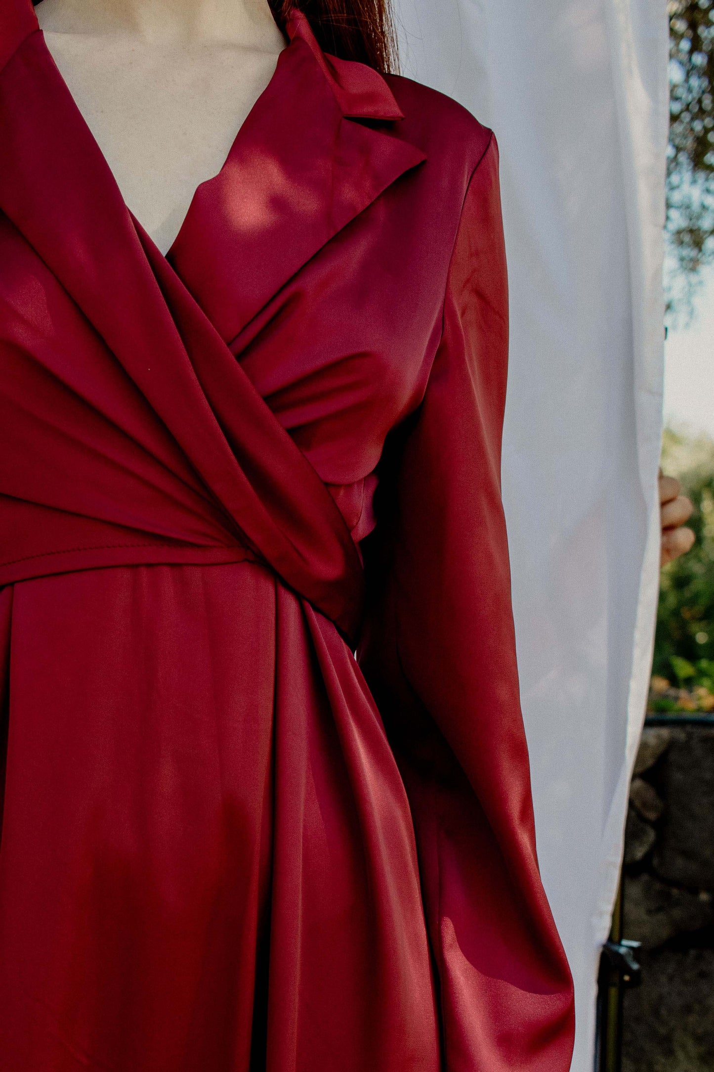 Vestido sencillo de raso - BURDEOS