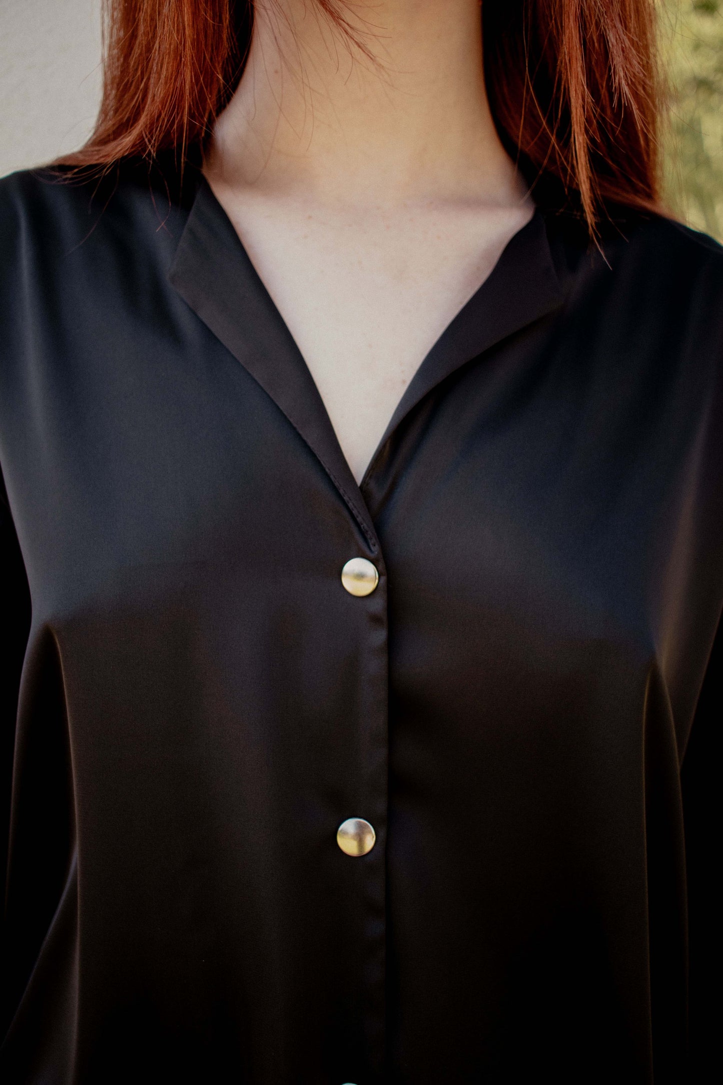 Camisa de raso con solapa - NEGRO