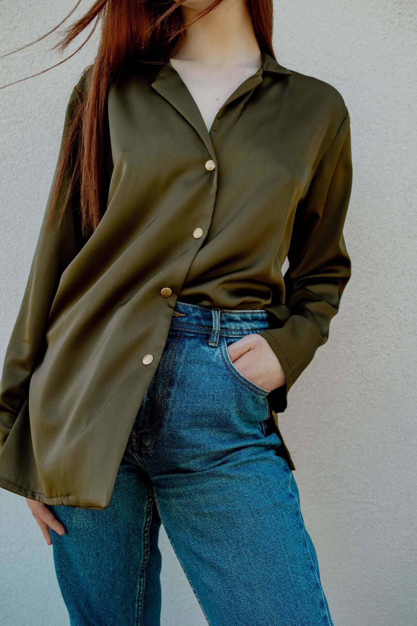 Camisa de raso con solapa - VERDE MILITAR