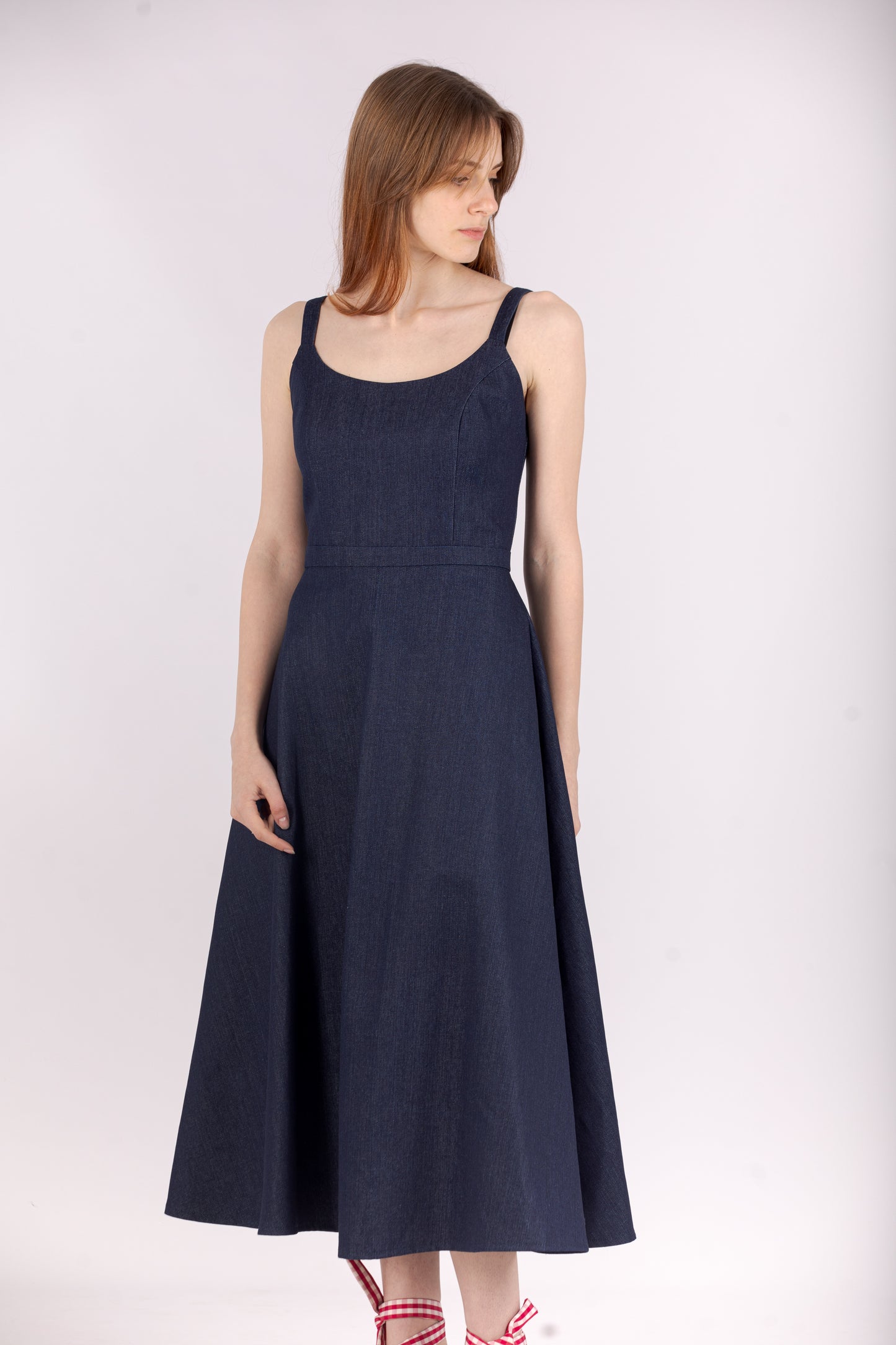 Vestido midi con tirantes en Jeans Azul Oscuro