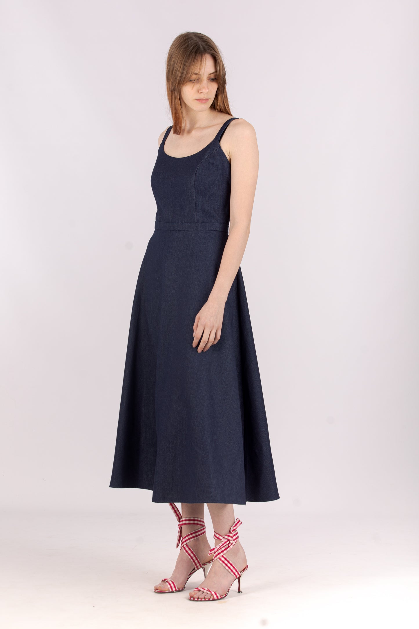 Vestido midi con tirantes en Jeans Azul Oscuro